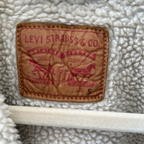Levi’s Sherpa Trucker Jacket, size Small - Picture 2 of 3